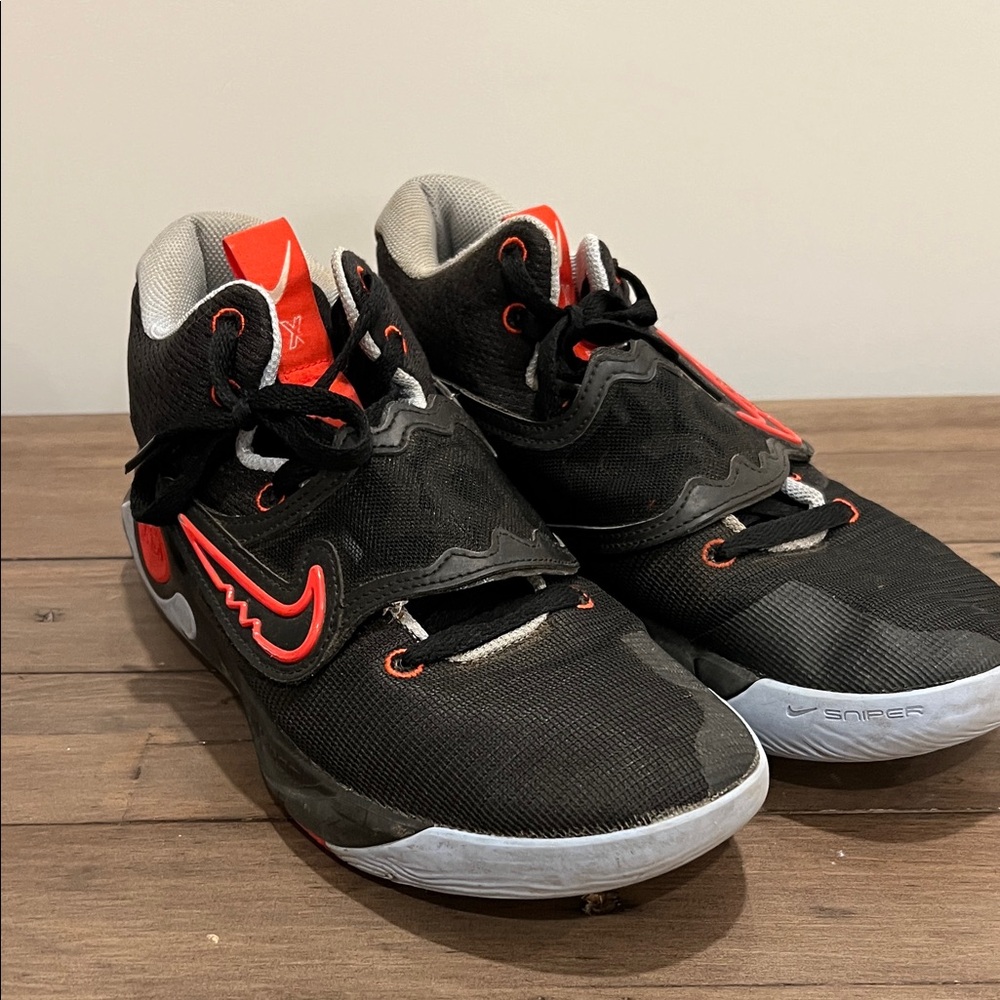 Nike Men’s Black and Red Athletic Sneakers